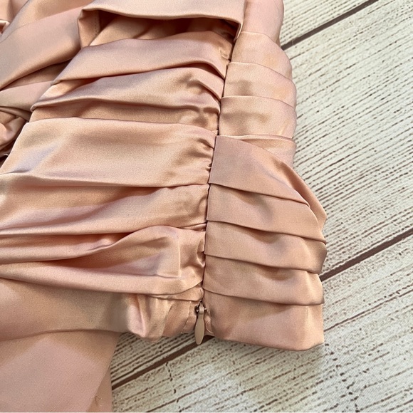 EXPRESS Twist Front Tie Back Top - Picture 6 of 16